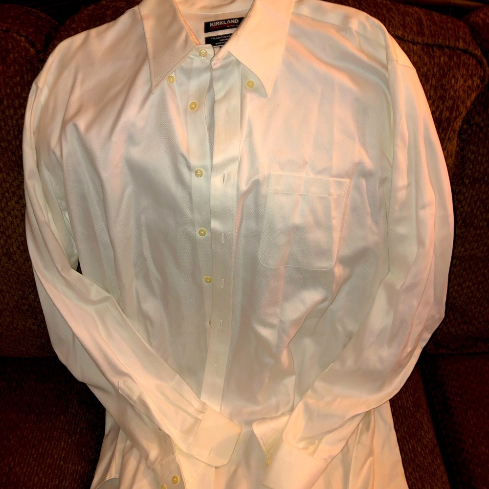 Men’s white dress shirt